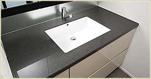 Brillia 品川大井町　Powder Room&Rest Room　洗面＆トイレ　洗面カウンター