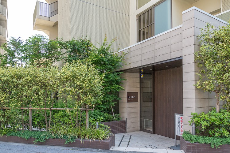 Brillia 板橋大山　四季の変化を眺める植栽計画