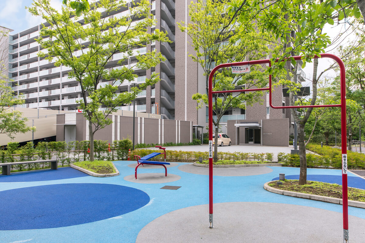 Brillia 多摩ニュータウン 　健康広場