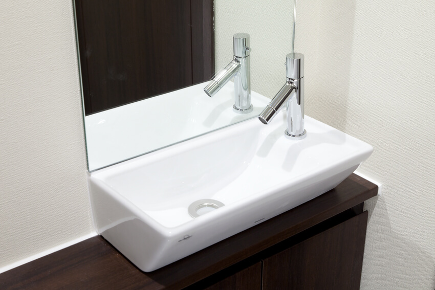 Brillia 多摩ニュータウン 　トイレ手洗いカウンター