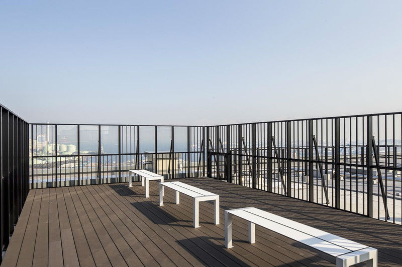 Brillia City 横浜磯子　眺望を楽しむ場所　スカイテラス