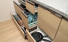 Brillia 草加 GRAND-SUITE　Kitchen　キッチン　スライド収納