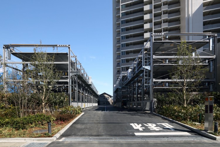 Brillia 草加 GRAND-SUITE　敷地内駐車場