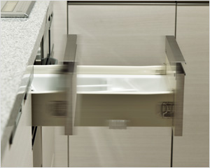 スカイズ タワー＆ガーデン　ソフトクローズ機能付スライド収納