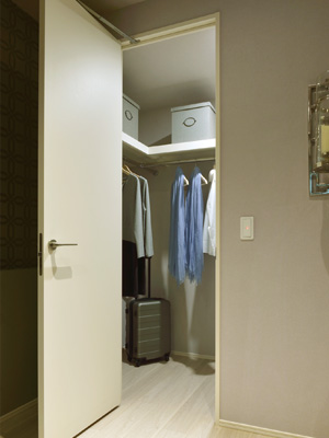 スカイズ タワー＆ガーデン　ウォークインクローゼット