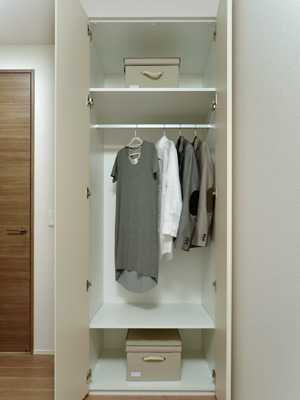 スカイズ タワー＆ガーデン　クローク