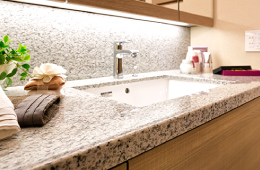 Brillia Tower 池袋　天然御影石カウンター