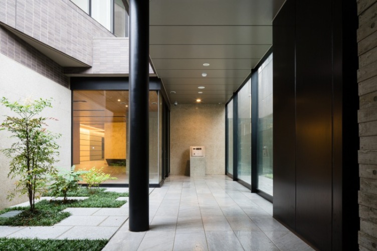 Brillia 駒込六義園　通り庭