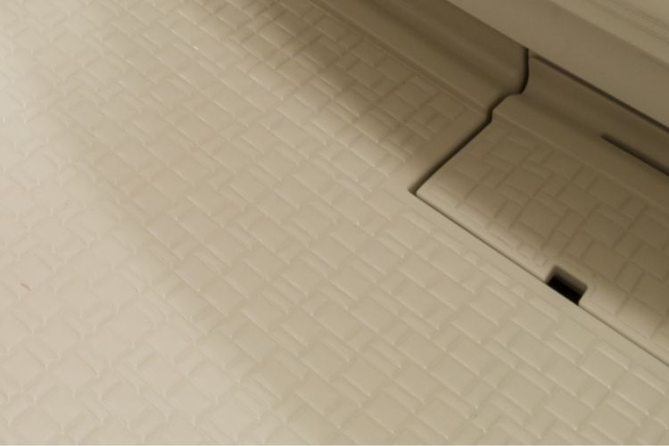 Brillia 早稲田 　Bath Room　浴室　モザイクパターン床