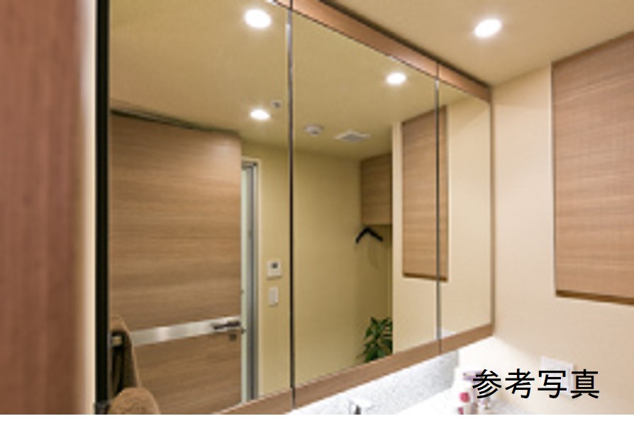 Brillia 早稲田 　Dressing Room　洗面室　上下框付三面鏡収納