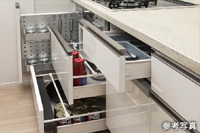 Brillia 中野 　Kitchen　キッチン　ソフトクローズ機能付きスライド収納