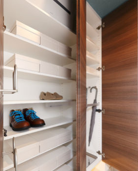 Brillia 横浜鶴ヶ峰　Amenity　アメニティ　下足入れ