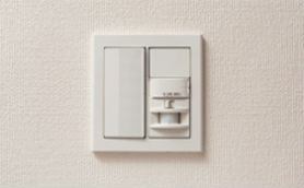 Brillia 横浜鶴ヶ峰　玄関人感センサー