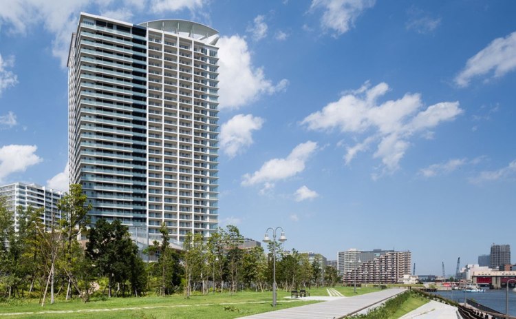 ベイズ タワー＆ガーデン　空・緑・水辺の開放感を