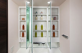 Brillia 千代田左衛門橋　Powder Room　洗面　三面裏鏡収納