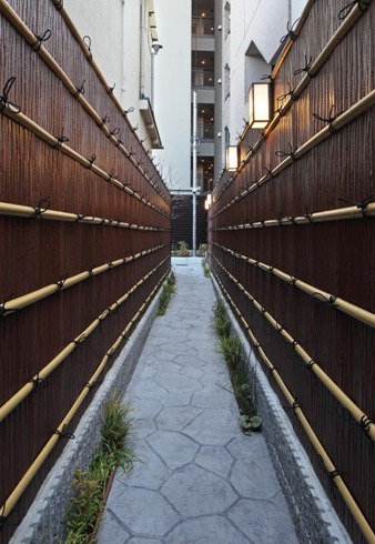 Brillia 山手動坂グランスイート　サブアプローチ