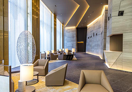 Brillia THE TOWER TOKYO YAESU AVENUE　日本と西洋の美が高次元で融合したエントランスホール。