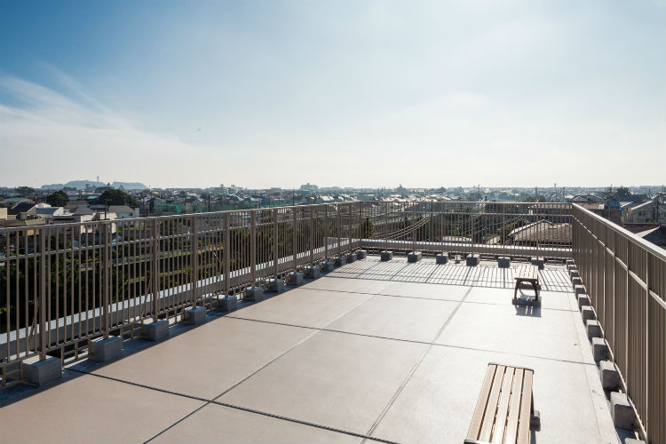 Brillia 湘南本鵠沼 敷地内の共用施設 屋上テラス