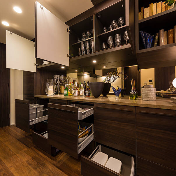 Brillia Tower 上野池之端　カップボード