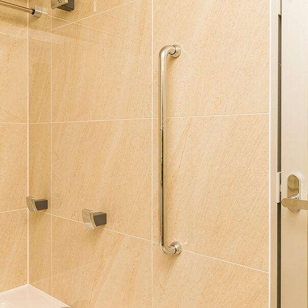 Brillia Tower 上野池之端　Bath Room　浴室　浴室手摺