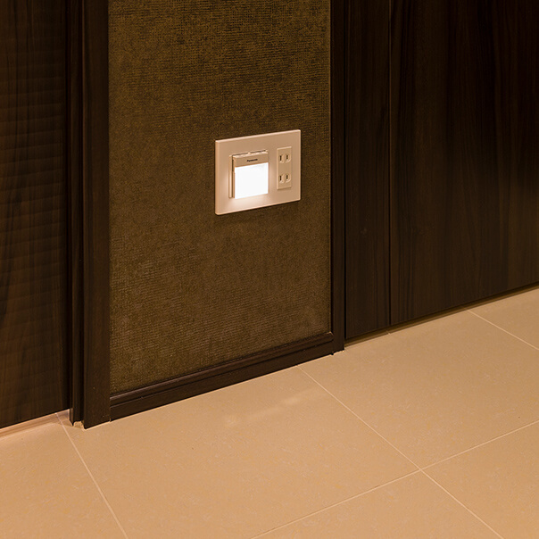 Brillia Tower 上野池之端　Amenity 　居室設備　フットライト