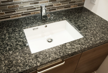 Brillia Tower 八王子　Powder Room　洗面室　御影石洗面化粧台カウンター