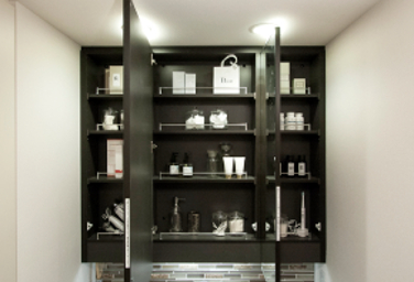 Brillia Tower 八王子　Powder Room　洗面室　三面鏡裏収納