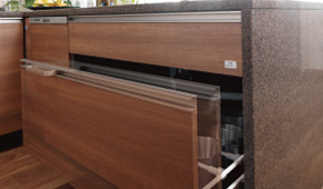 Brillia Tower 横浜東神奈川　Kitchen　キッチン　スライドキャビネット