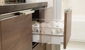 Brillia Tower 横浜東神奈川　Sanitary　水周り　ソフトクローズ