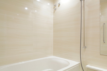 Brillia 鷺沼一丁目　Bath Room　浴室　鏡面仕上げ浴室壁面パネル