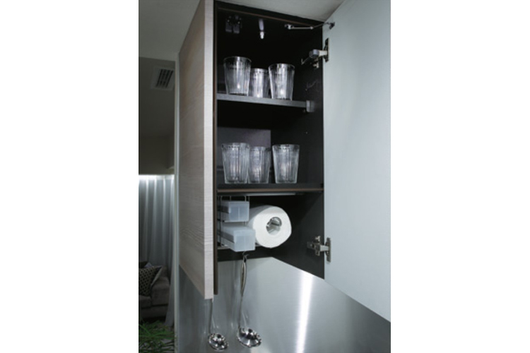 Brillia 本郷 Residence　マルチハングキャビネット