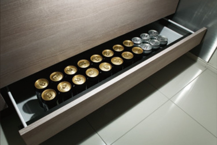 Brillia 本郷 Residence　巾木収納