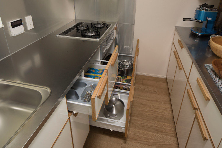 Brillia 湘南辻堂海浜公園　Kitchen　キッチン　ブルモーションスライド収納