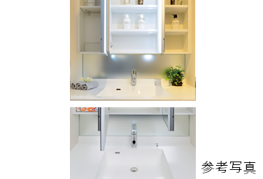 Brillia 品川戸越パークス　Powder Room & Lavatory　洗面・トイレ　センターボウル+3面鏡