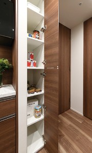 Brillia 向ヶ丘遊園　Storage　収納　キッチンパントリー