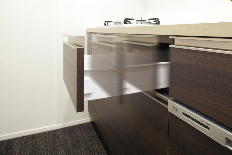 Brillia 久が原　Kitchen　キッチン　ソフトクローズ機能付収納