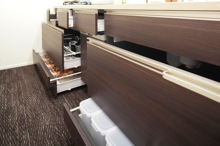 Brillia 久が原　Kitchen　キッチン　ホーロー底板付収納