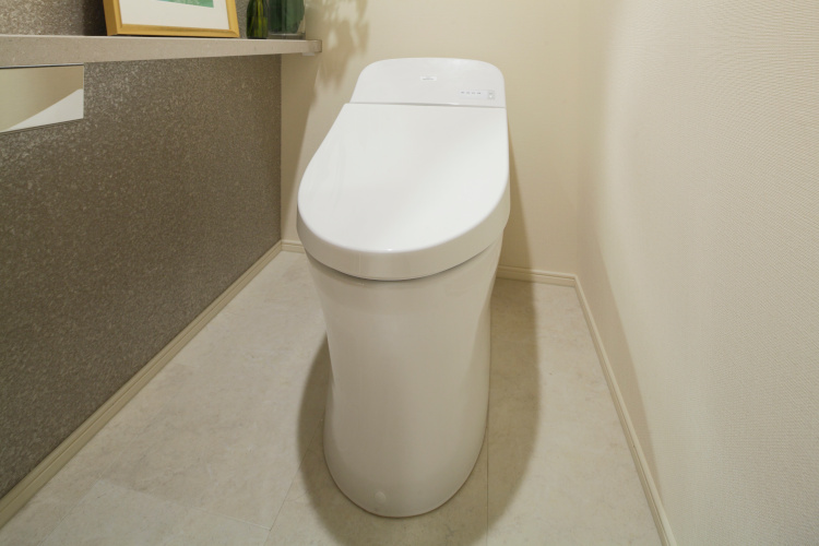 Brillia 久が原　Powder Room　洗面・トイレ　ローシルエット型トイレ