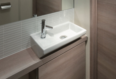 Brillia 秋葉原　Powder Room　洗面・トイレ　独立型手洗い水栓