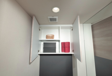 Brillia 秋葉原　Powder Room　洗面・トイレ　トイレ内吊戸棚