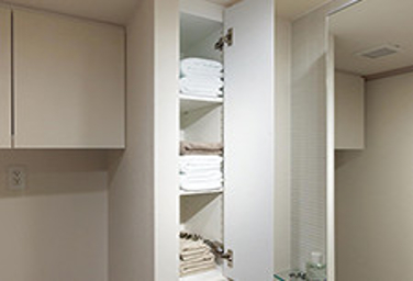 Brillia 秋葉原　Powder Room　洗面・トイレ　リネン庫