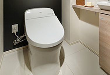 Brillia 秋葉原　Powder Room　洗面・トイレ　ローシルエット型トイレ