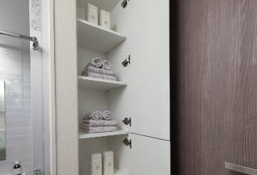 Brillia 浦和仲町　Powder Room　洗面・トイレ　リネン庫