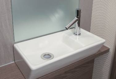 Brillia 浦和仲町　Powder Room　洗面・トイレ　独立型手洗いカウンター