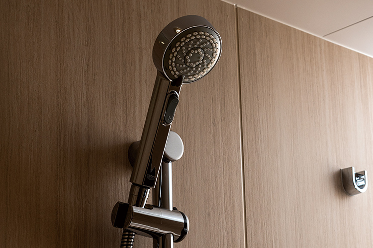 Brillia 高輪 REFIR　Bath Room　浴室　グローエ社製シャワー水栓