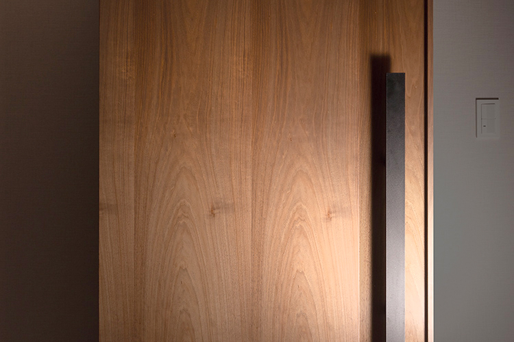 Brillia 高輪 REFIR　Comfortable　快適性　リビングドア（天然木突板）