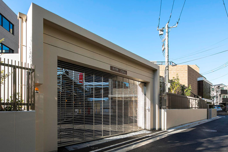 Brillia 東中野 Parkside Hills　リングシャッター付き駐車場