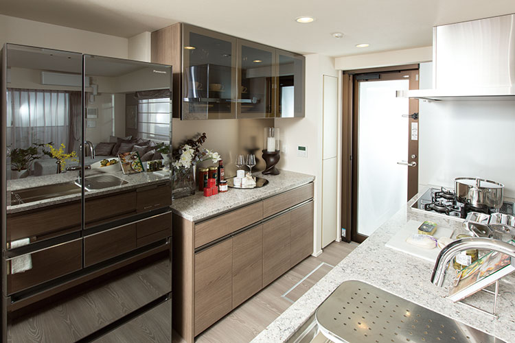 Brillia 東中野 Parkside Hills　Kitchen　キッチン　カップボード