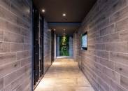 シントシティのフォトギャラリー：エントランス通路