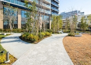 Brillia 聖蹟桜ヶ丘 BLOOMING TERRACEのフォトギャラリー：エントランスガーデン